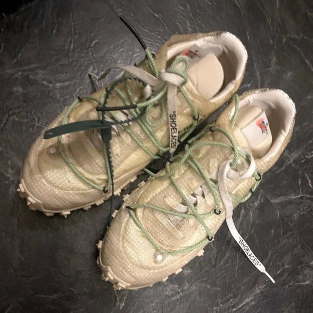 off white nike - Picture 1 of 2